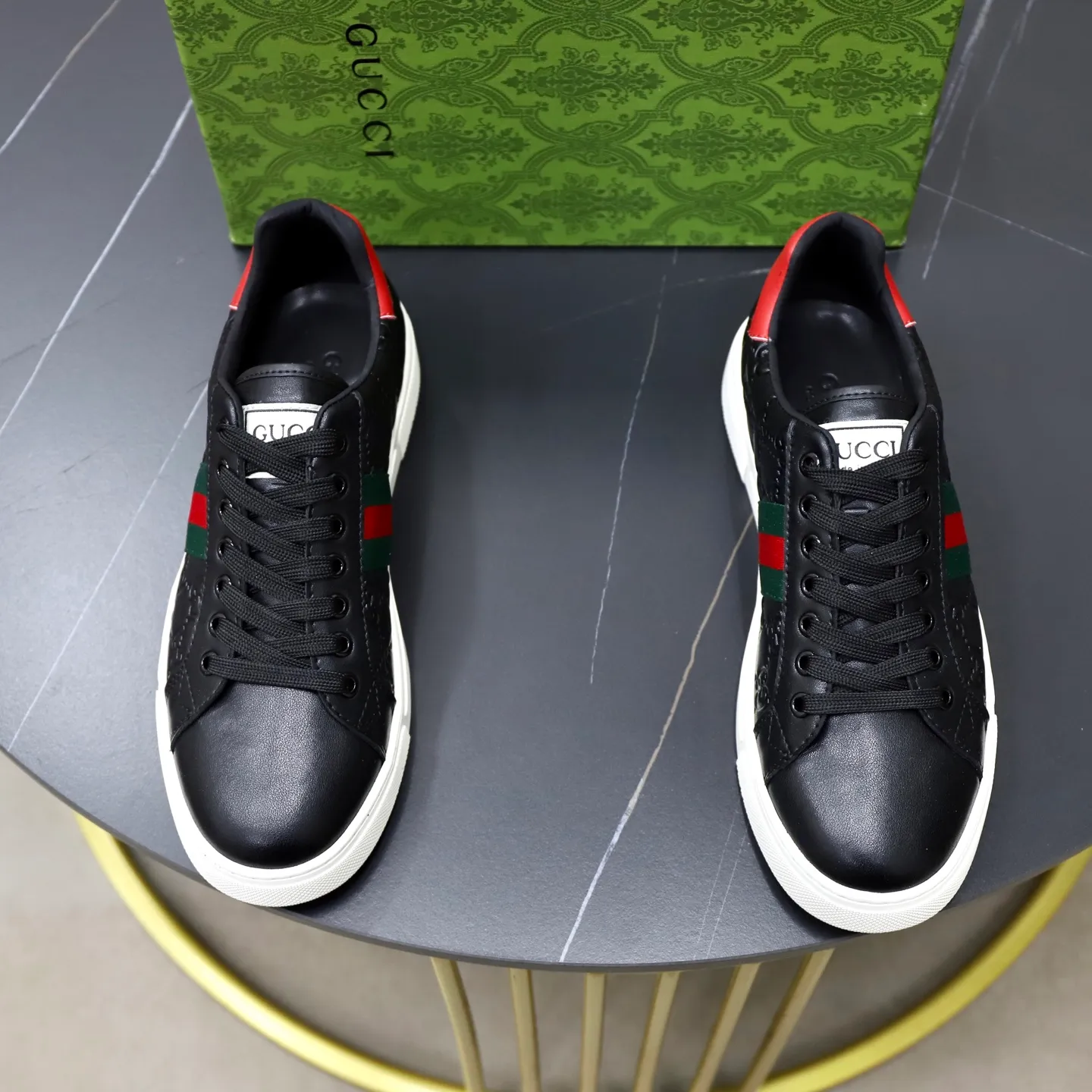 Ex-factory price: 420💰🙅‍♂️🙅‍♂️🙅‍♂️ Brand: Gucci GUCCi Standard code: 38-44 (45 customized) Grade: Same as the official website Material: Original leather splicing, comfortable and breathable sheepskin lining, original wear-resistant outsole Style category: Men's fashionable casual shoes, running, sports shoes, noble luxury brand elements, top luxury Color: actual picture color
